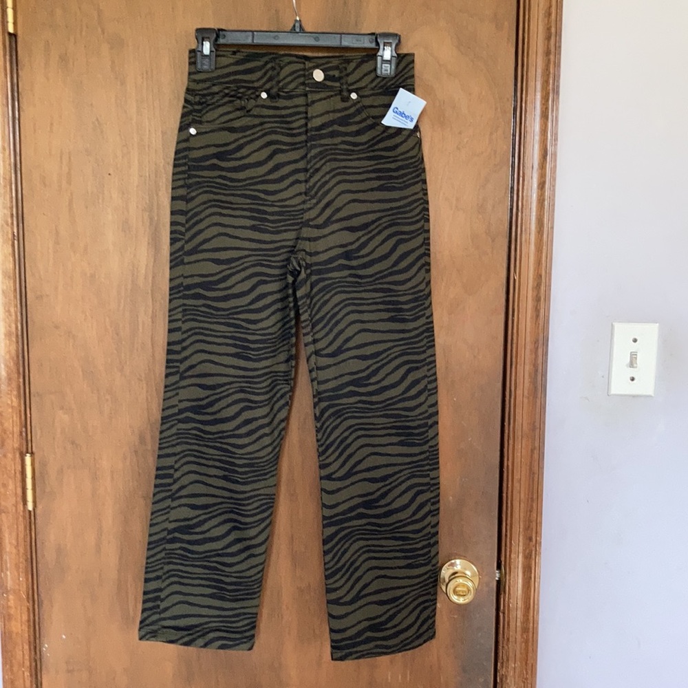 Express super high rise straight olive green black zebra animal print jean 0